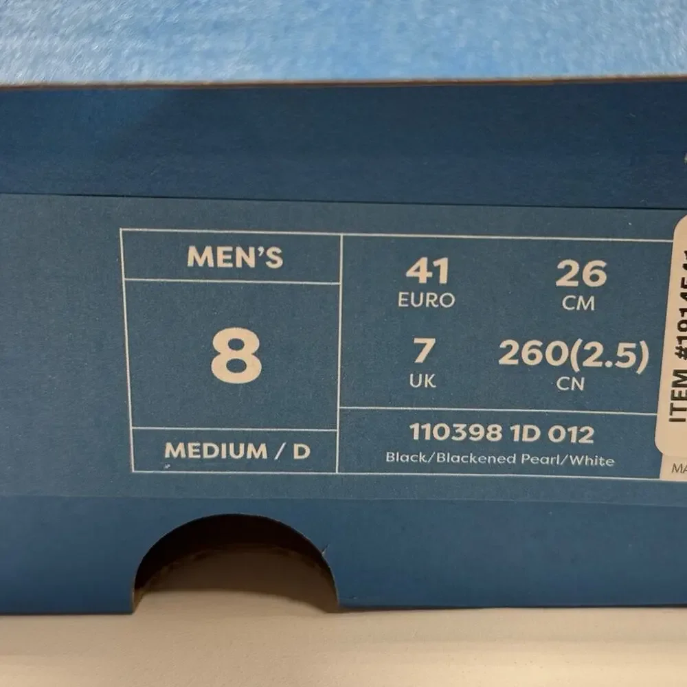 NIB •Brooks men’s Revel 6 Neutral Running Shoe Size: 8